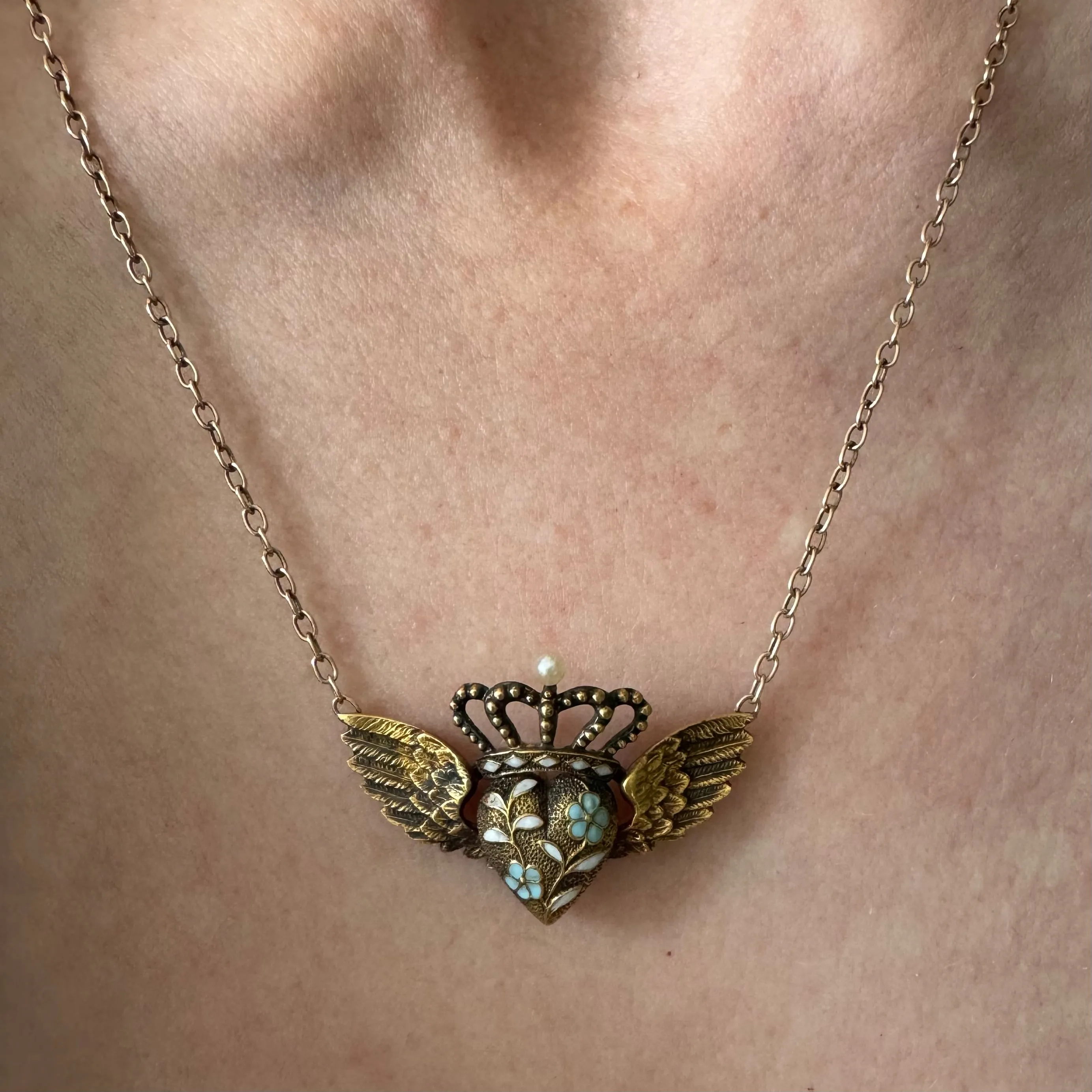 A N T I Q U E // love in flight / 10k and enamel winged and crowned heart / a conversion necklace