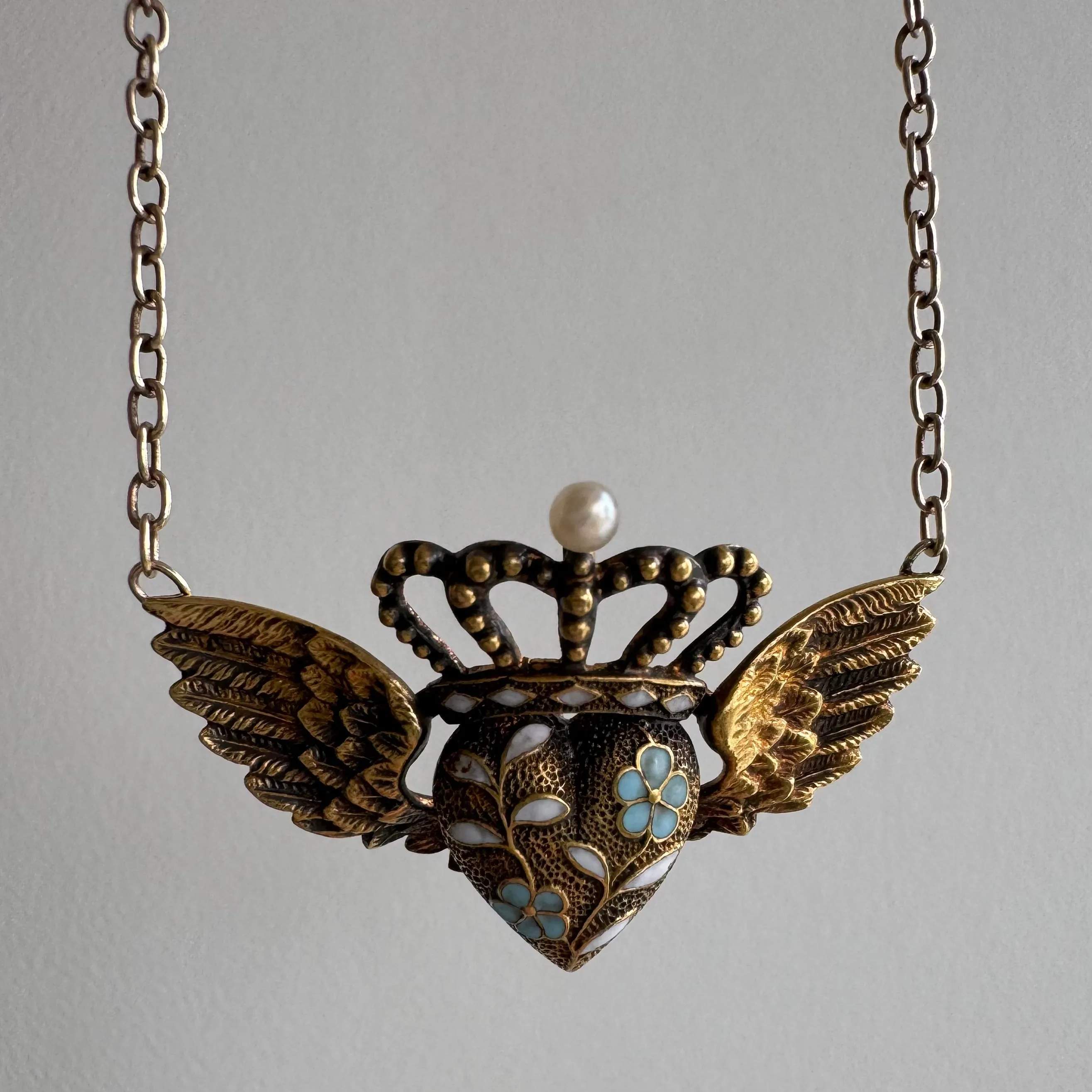 A N T I Q U E // love in flight / 10k and enamel winged and crowned heart / a conversion necklace