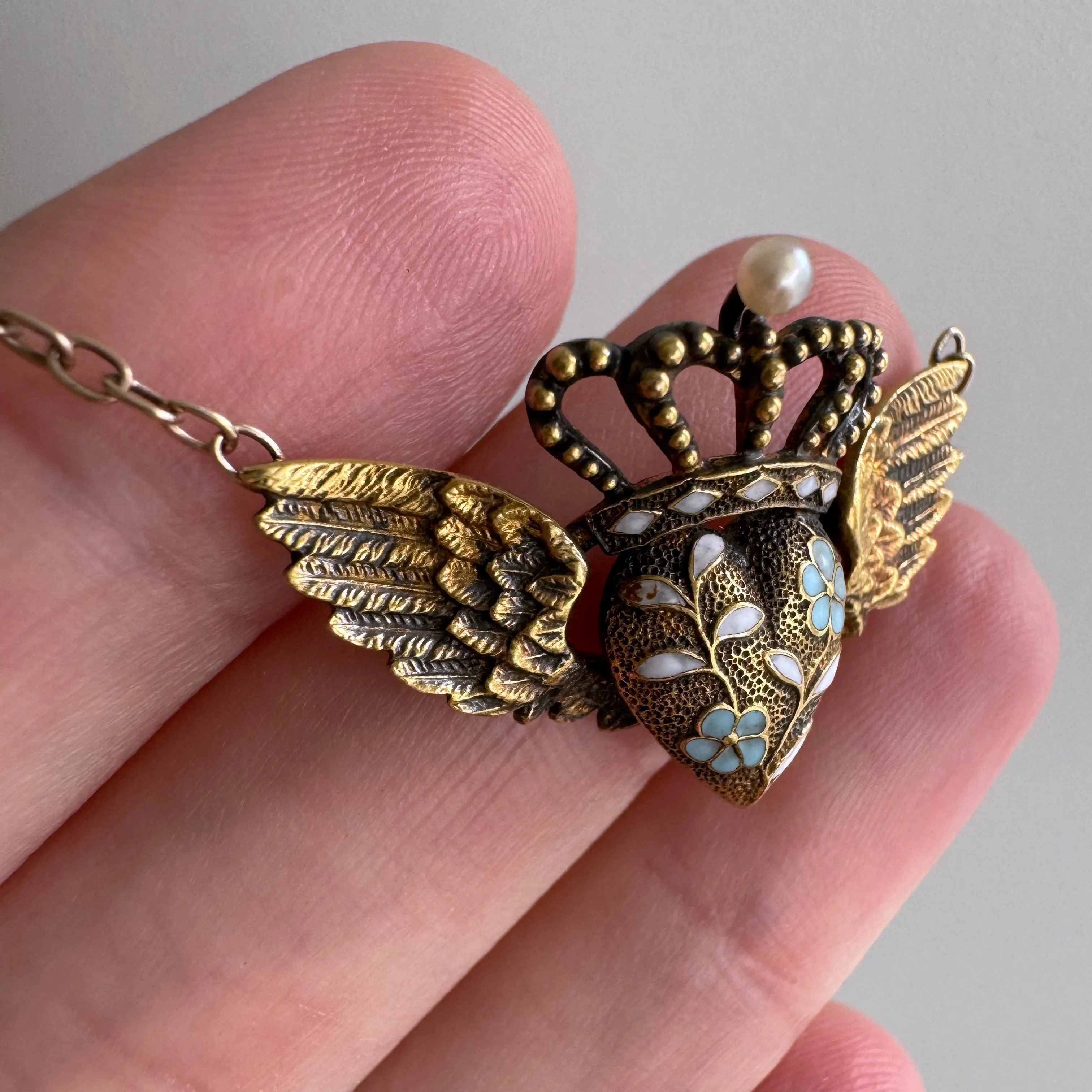 A N T I Q U E // love in flight / 10k and enamel winged and crowned heart / a conversion necklace