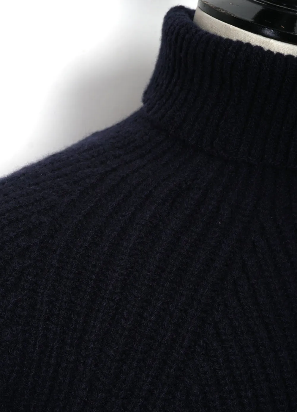 BOAT BUILDER | Merino & Cashmere Turtleneck | Marino