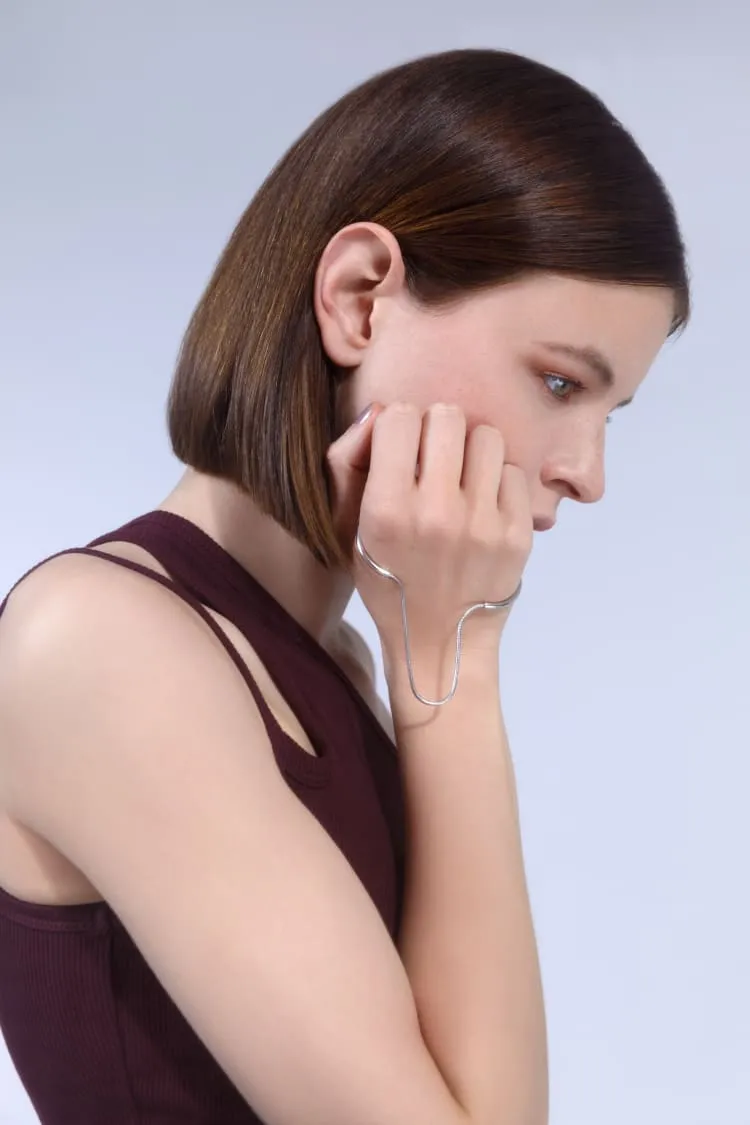 Hand ring in silver