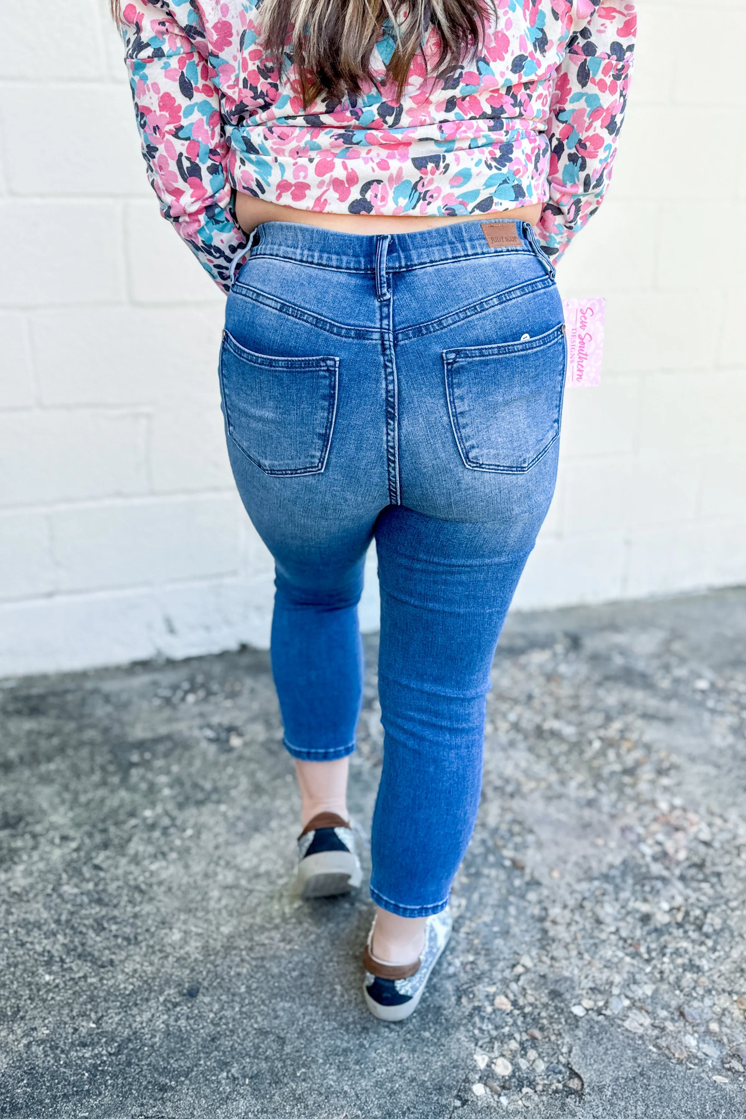 Judy Blue Emily High Rise Cool Denim Pull On Capri Jeans