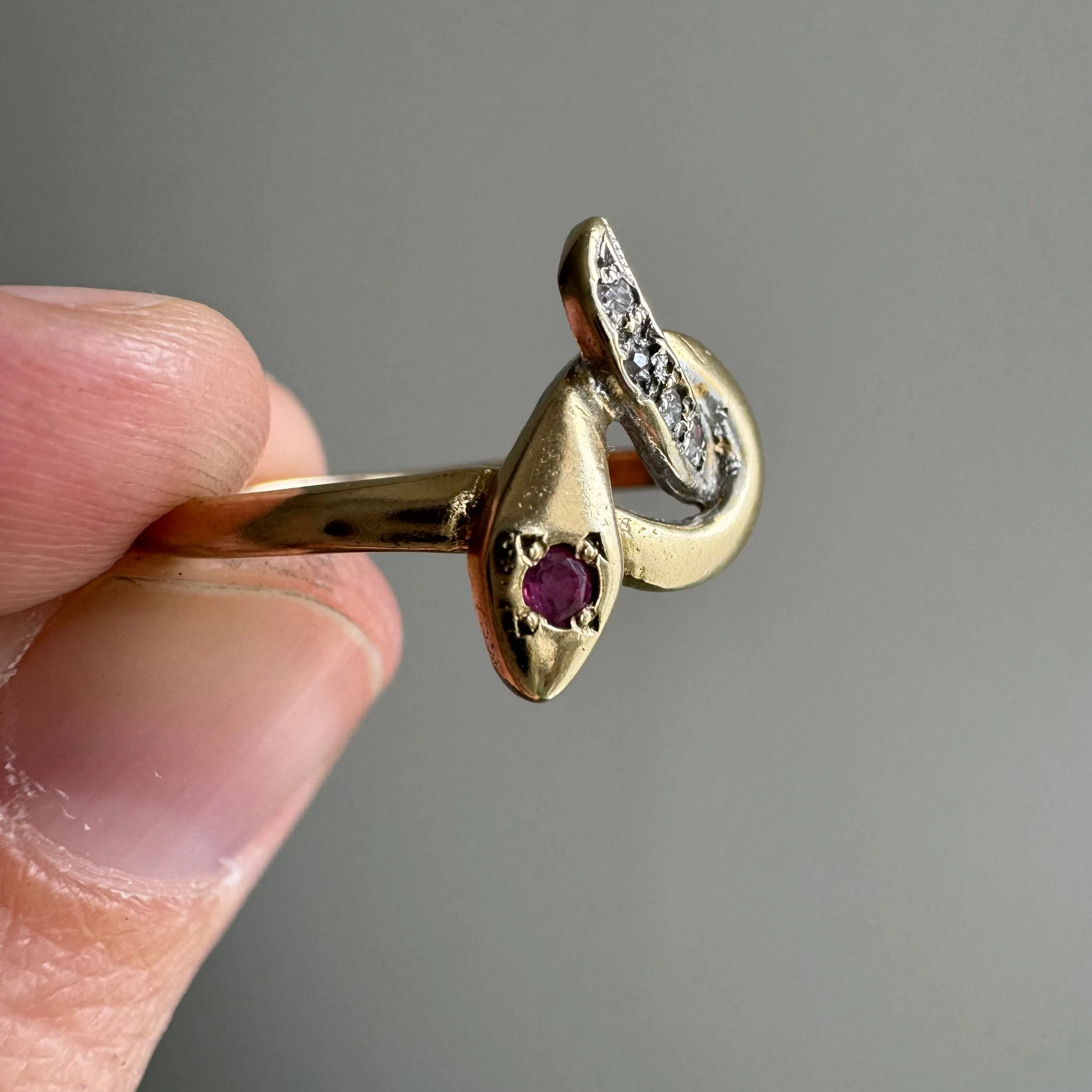 V I N T A G E // self embrace / 9k yellow gold love knot snake ring with diamonds and ruby / size 7.25 to 7.5